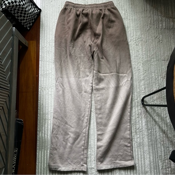 ALO Ombré Sweatpant - Picture 3 of 5